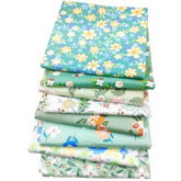 CraftsFabrics Lot de 8 carrés de tissu prédécoupés à imprimé floral bleu 100 % sergé de coton pour le quilting, les arts, l'artisanat et les projets de bricolage